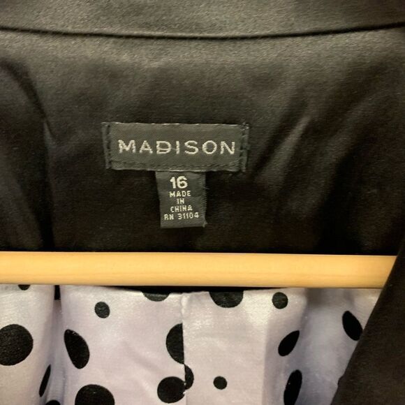 Madison Black Satin Swing Back Metal Buckle Trench Coat sz 16 - Picture 2 of 6